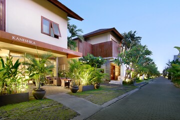 Kanishka Villas Seminyak / similar 